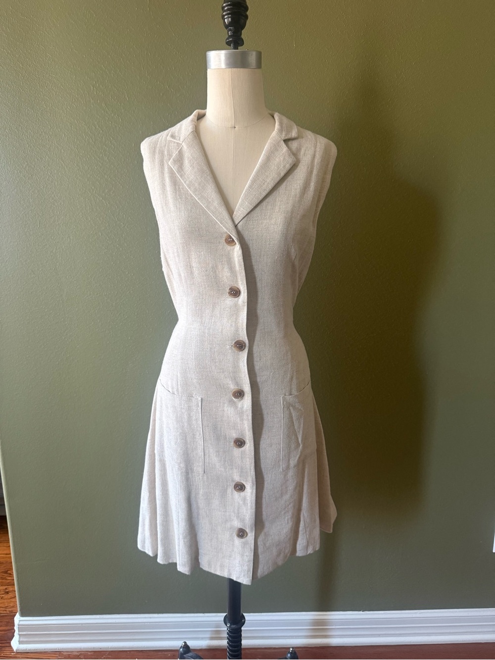 Lost + Wander Sleeveless Button-Front Mini Dress in Cream